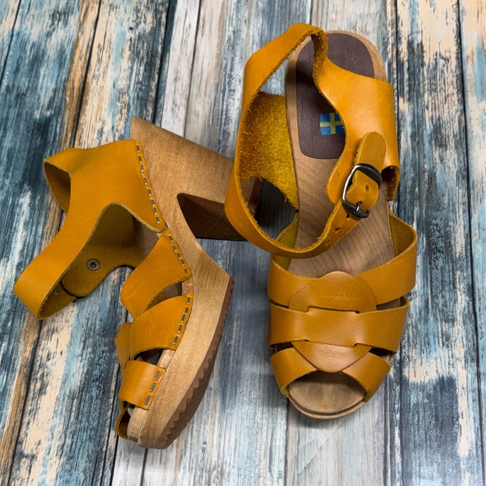 ⭐️Mia Swedish leather wood clog style heeled sandals yellow size EUR 38 US 8